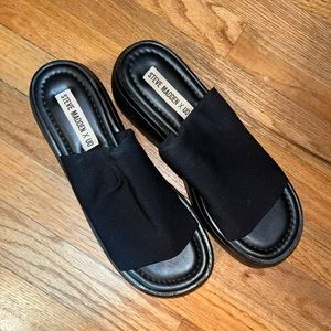 STEVE MADDEN X UO PLATFORM SANDALS
